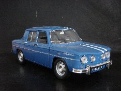 Renault 8 Gordini de couleur bleu � lignes blanches (Vue c�t� passager)