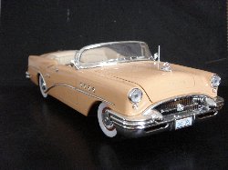 Buick Cabriolet Century 1955 de couleur saumon (Vue c�t� passager)