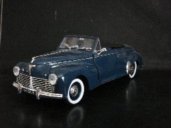 Peugeot 203 Cabriolet 1954 de couleur bleu (Vue c�t� conducteur)