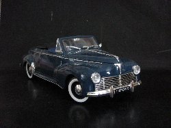 Peugeot 203 Cabriolet 1954 de couleur bleu (Vue c�t� passager)