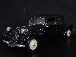 Citro�n Traction avant 1938 Type 11b de couleur noire (Vue c�t� conducteur)