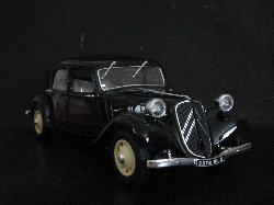 Citro�n Traction avant 1938 Type 11b de couleur noire (Vue c�t� passager)