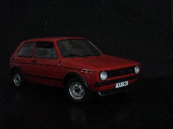 Volkswagen Golf 1 GTI 1977 de couleur rouge (Vue c�t� passager)