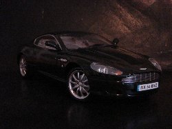 Aston Martin DB9 Coup� de couleur noire (Vue c�t� conducteur)
